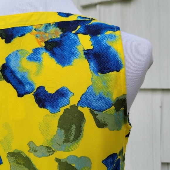 Charming Charlie Floral Laced Front Shift‎ Dress - Picture 6 of 8